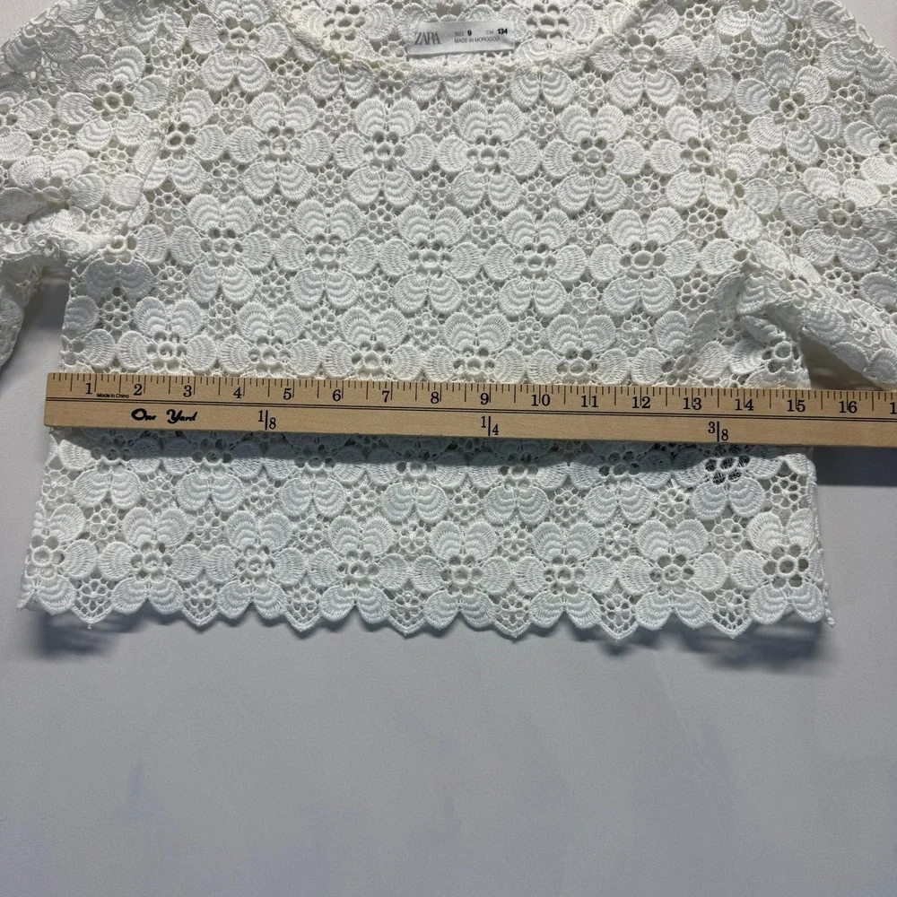 Zara‎ Crochet Lace Blouse Top Womens 9 White Floral Round Neck Cropped Casual